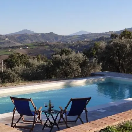 Sleeps 8 Pool Wifi Penna San Giovanni